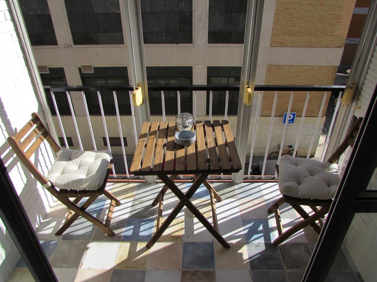 Relax En Sevilla - Triana Exteriör bild